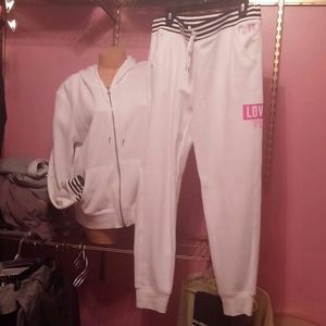 VS Full Zip & Joggers Large EUC